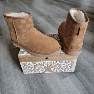UGG Classic Mini II UGG Print Suede Boot